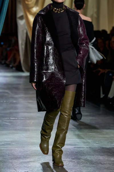 Look 77